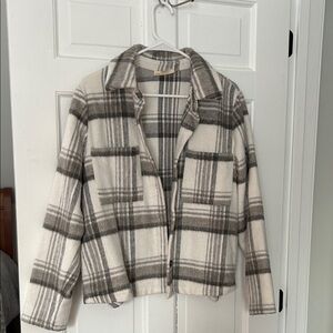 MELLODAY Plaid Teddy Jacket in white and grey